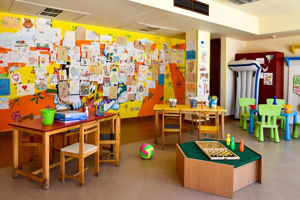 Resort Grand Plaza - Families And Couples Only