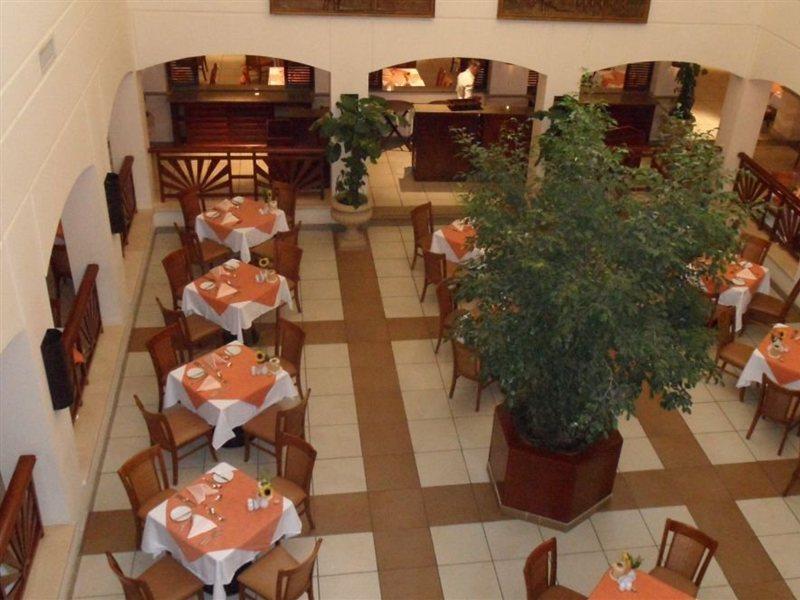 Grand Plaza - Families And Couples Only